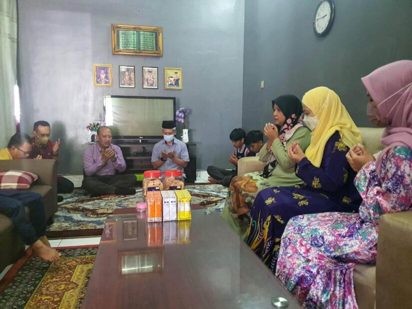 PUSPANITA Cawangan Pejabat Tanah Dan Galian Johor Menziarahi Keluarga Allahyarham Ismail bin Saberah